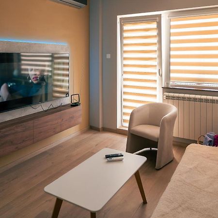Riverside Retreat Skopje Bagian luar foto